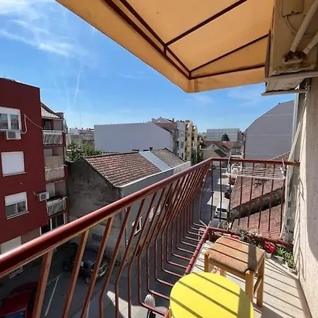 Διαμέρισμα Center With Balcony