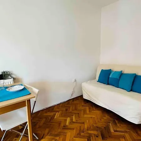 Center With Balcony Appartement *