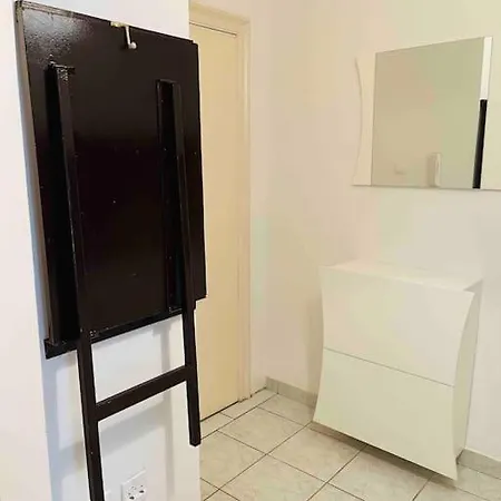 Διαμέρισμα Center With Balcony