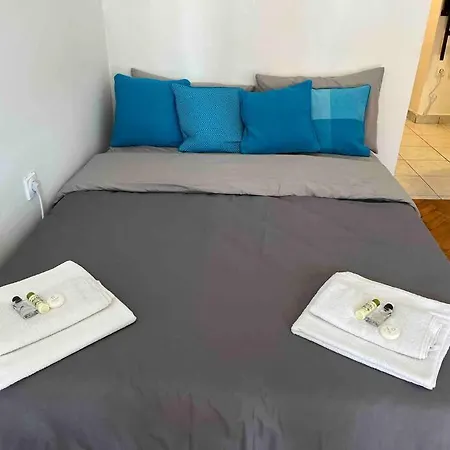 Center With Balcony *