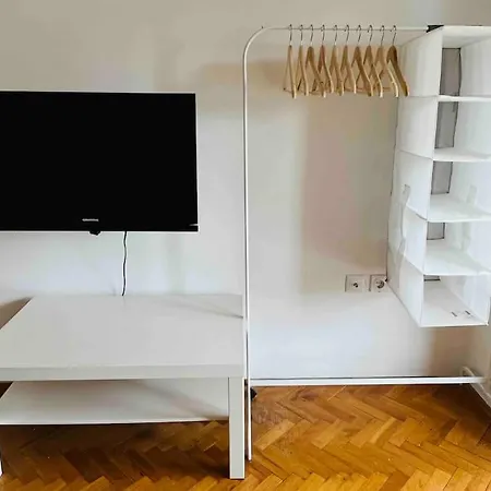 Διαμέρισμα Center With Balcony *