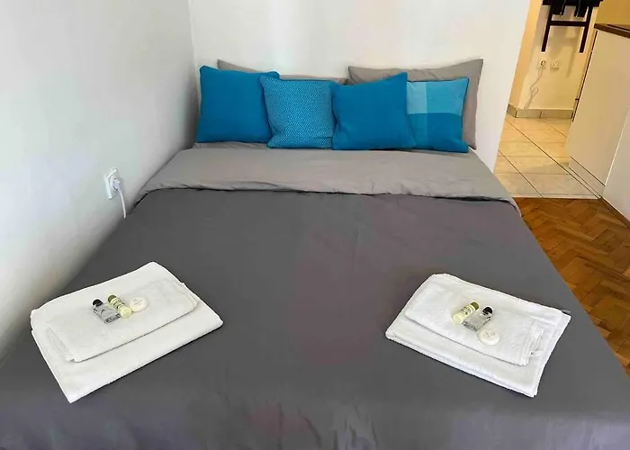 Center With Balcony *